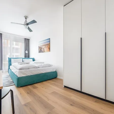 Ii Jastrzebia Gora, Sun & Snow