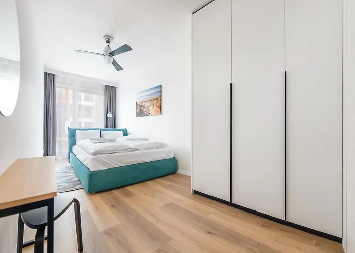 Ii Jastrzebia Gora, Sun & Snow